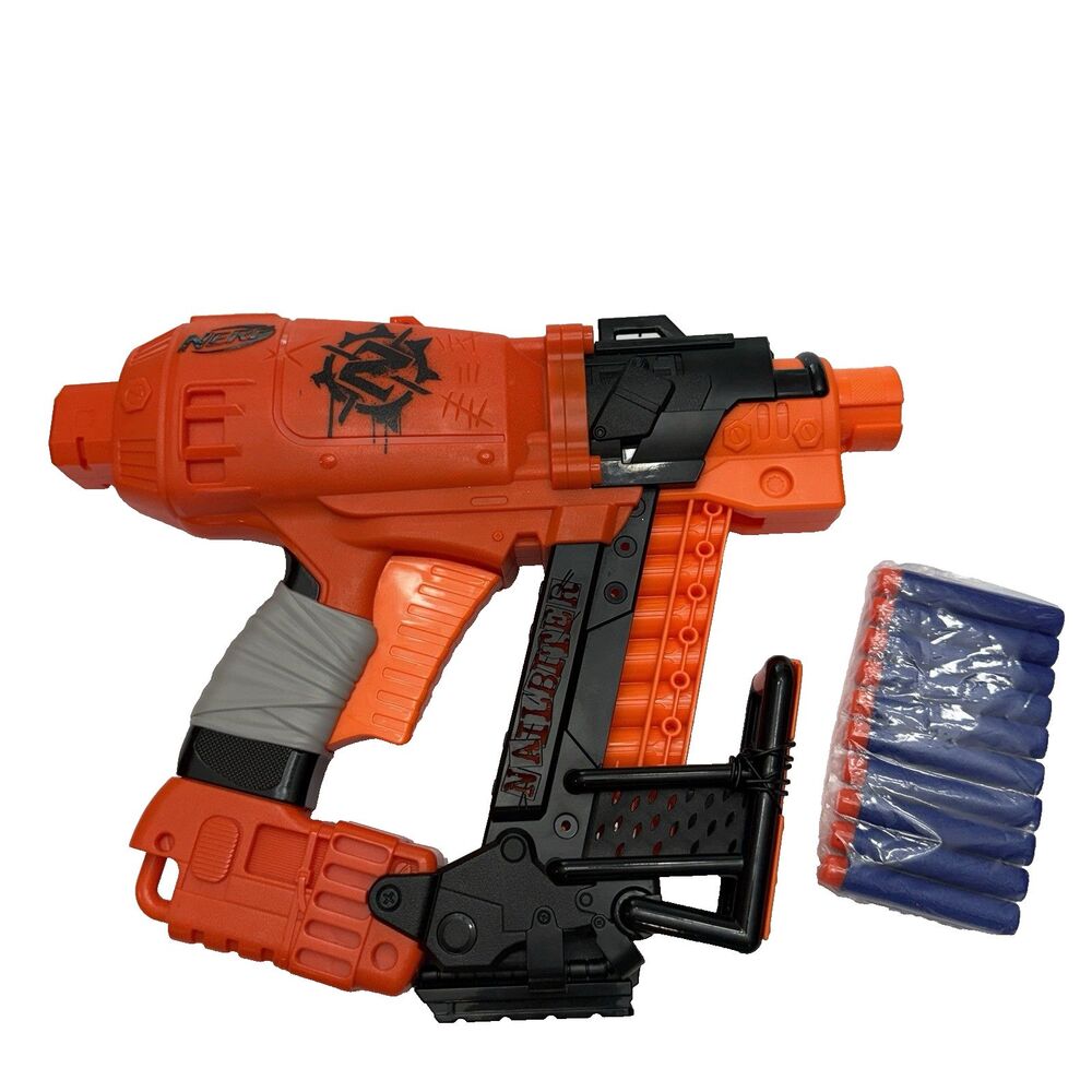 Nerf Zombie Strike Survival System Nailbiter Blaster 8 Round 10 Darts EUC